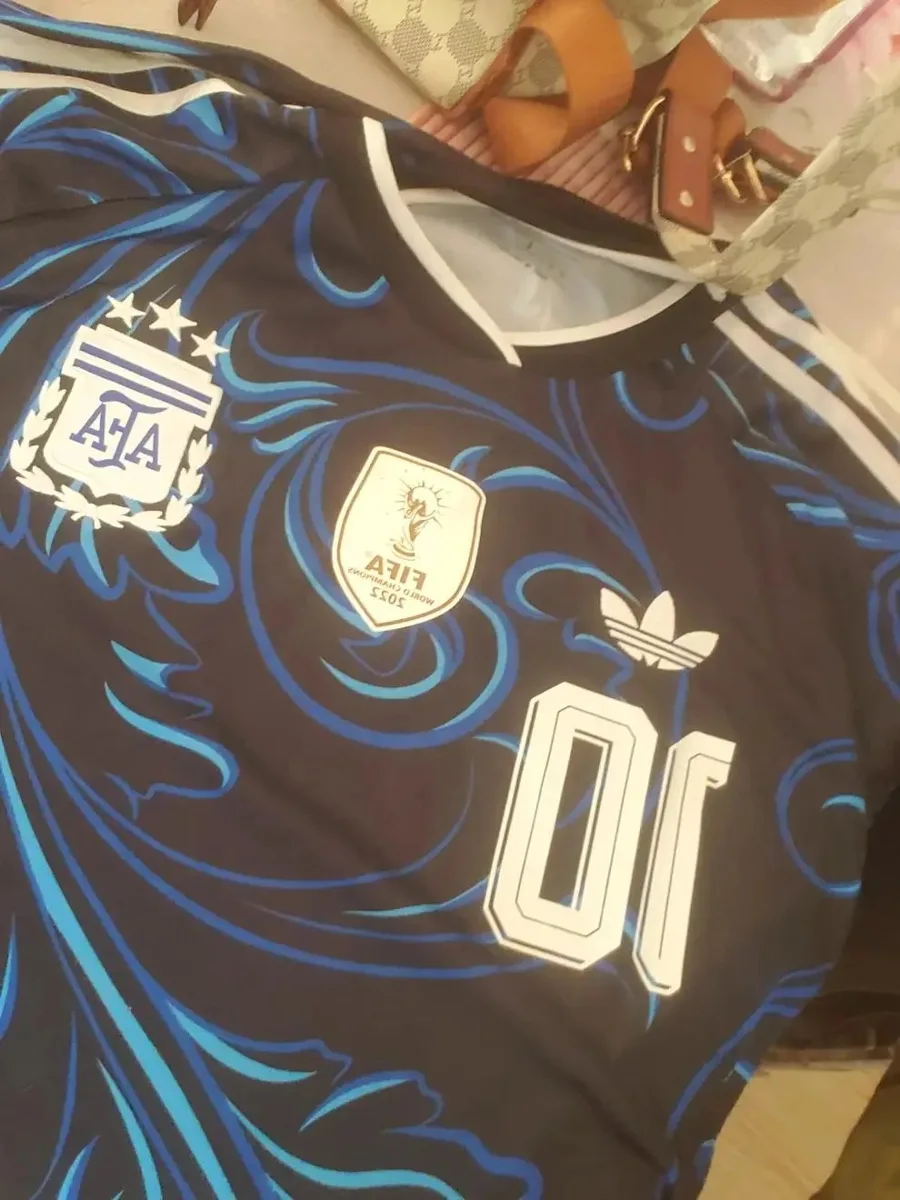 Argentine – Maillot Concept 2026 – Noir, Bleu ciel, Rose