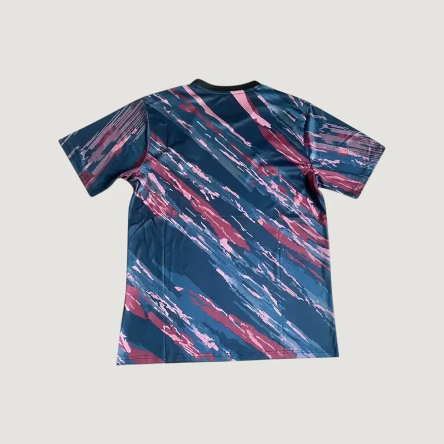 Bayern Munich – Maillot Pré-Match 25/26 Bleu, Rose & Violet